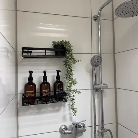 Zentrale Gaestezimmer Am Marienplatz- Paris منزل للإقامة *