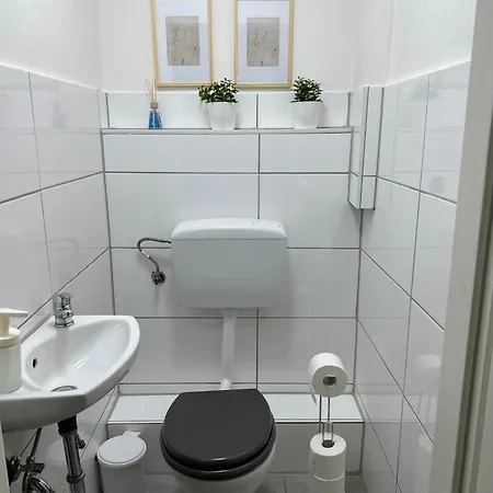 Zentrale Gaestezimmer Am Marienplatz- Paris Stuttgart